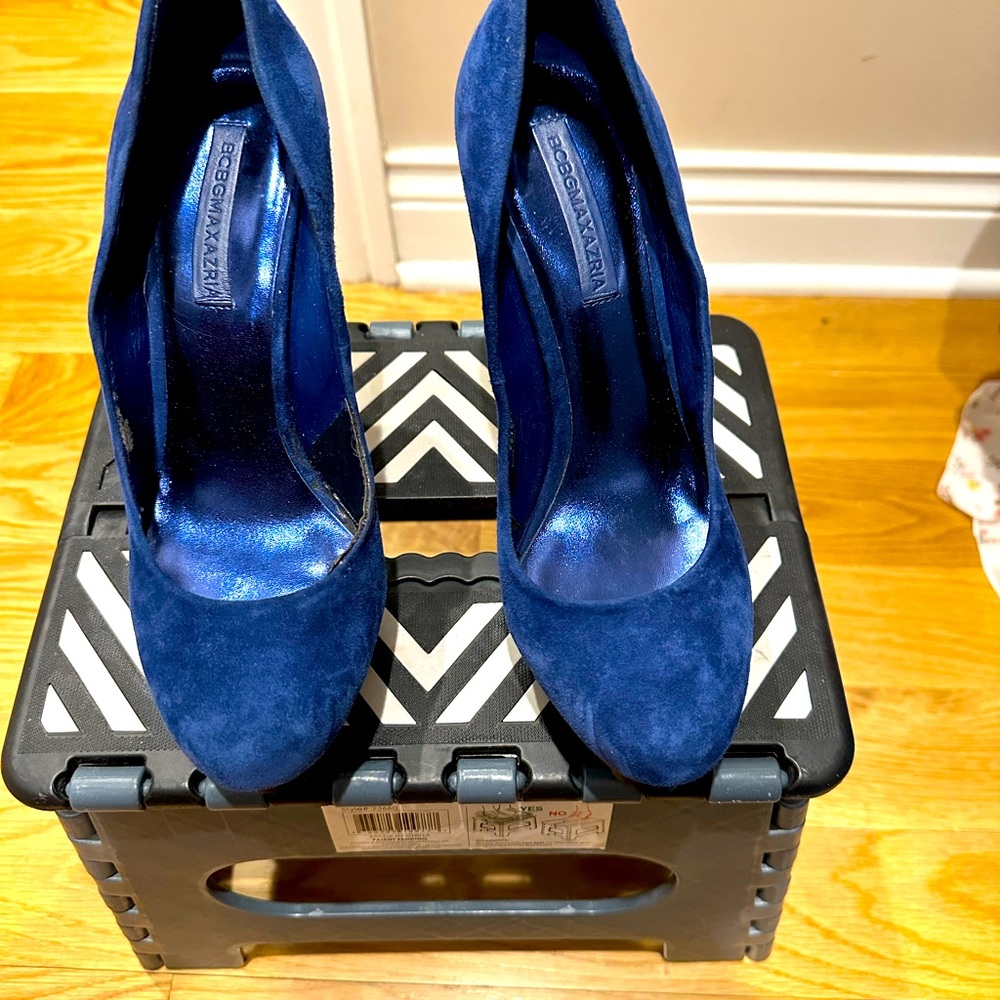 Bcbgmaxazria rich blue color shoes size 7.5 suede women’s